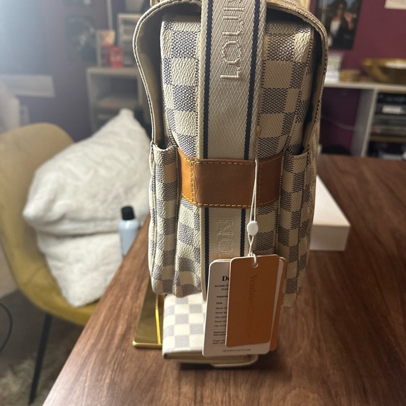 Louis Vuitton Naviglio - Picture 2 of 3